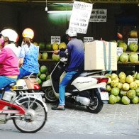 Nắng nóng gay gắt, nước giải nhiệt "cháy" hàng