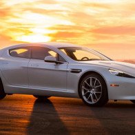 Siêu xe huyền thoại Aston Martin Rapide bị khai tử