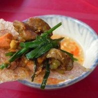 Những món ăn kèm bánh tráng miền Trung chinh phục người Sài Gòn