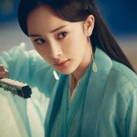 Cô nàng mạnh mẽ phim Hoa ngữ phải kể tên ai?