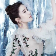 Ngẩn ngơ trước những chiếc váy đẹp "phát ngất" của Lưu Diệc Phi