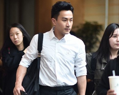 Lưu Khải Uy ghi điểm khi liên tục bay về thăm con gái sau scandal ngoại tình