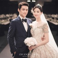 Vợ ngôi sao 'Vì Sao Đưa Anh Tới' đẹp không thua gì Lee Young Ae