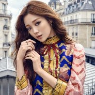 Lee Sung Kyung bị chê tiều tụy, xuống sắc sau khi công khai hẹn hò