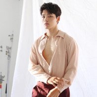 Sao nhí Mặt trăng ôm mặt trời ngày nào lột xác thành trai đẹp sáu múi