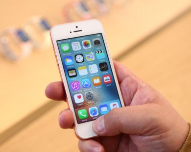 iPhone SE chính hãng giảm giá 2 triệu đồng