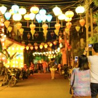 Loạt ảnh check-in Hội An: Đông đúc nhưng không xô bồ
