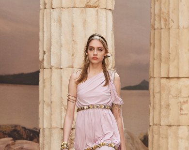 BST Chanel Cruise 2018: “Nữ thần Hy Lạp” dạo chơi ở Paris