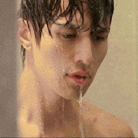 "Vua của những cảnh tắm" hé lộ tuyệt kỹ khiến chị em đỏ mặt