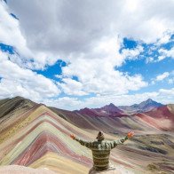 Choáng ngợp trước vẻ đẹp của ngọn núi cầu vồng ở Peru