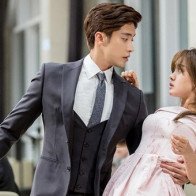 “Cười té ghế” với những sự thật “phũ phàng” giữa phim Hàn và thực tế