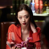 Song Joong Ki và Sulli "chặt chém nhau" với loạt "thính" nhá hàng bom tấn hè này