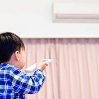 Trẻ ốm khật khừ vì cha mẹ 'nhốt' trong điều hoà cả ngày