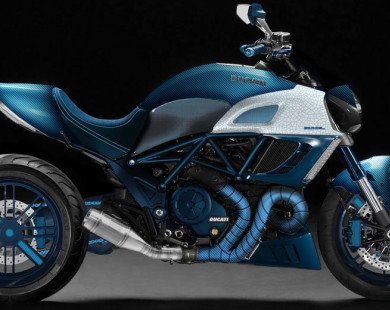 Ducati Diavel bản độ carbon xanh độc đáo