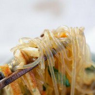 Miến xào kiểu Hàn thanh mát cho những ngày trời nắng như đổ lửa