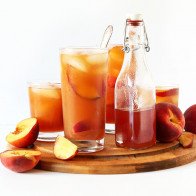 Trà đào mát lạnh sảng khoái ngày nóng nực