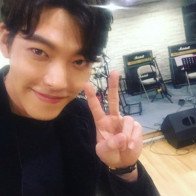 Cư dân mạng xôn xao khi phát hiện ra tài khoản Instagram riêng tư của Kim Woo Bin