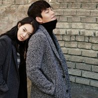 Cảm động khi phát hiện Shin Min Ah cùng Kim Woo Bin tới bệnh viện điều trị ung thư