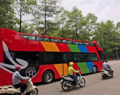 Xe bus 2 tầng ‘mui trần’ đã xuất hiện trên đường phố Hà Nội