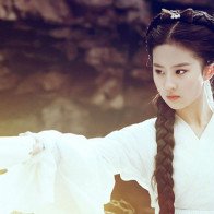 14 năm sau "Thiên Long Bát Bộ", Lưu Diệc Phi vẫn được bầu chọn là "Mỹ nhân cổ trang" đẹp nhất