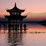 Đắm say vẻ đẹp yên bình, cổ kính của Hàng Châu