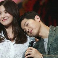 "Khóc ròng" khi loạt sao nam đình đám xứ Hàn nay đã là "hoa có chủ"