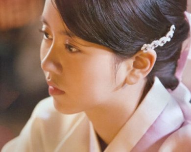 Lắng nghe giọng hát da diết của Kim So Hyun trong bài hát nhạc phim Mặt nạ quân chủ 