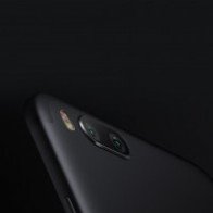 Smartphone sắp tới của Xiaomi giống iPhone 7 và OnePlus 5