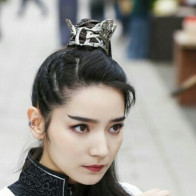 Fan lại chao đảo vì nhan sắc mỹ nhân Tân Cương mới của Dương Mịch