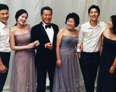 Gia đình Song Joong Ki và Song Hye Kyo đã gặp mặt bàn chuyện kết hôn
