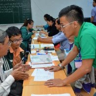 Tăng học phí bất ngờ, lại phân biệt vùng miền