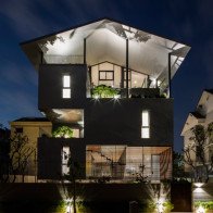 Ngôi nhà thách thức cả triều cường ngay giữa Sài Gòn