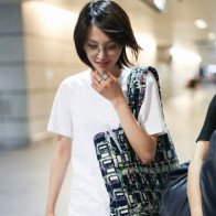 Gu thời trang sân bay của Trịnh Sảng từ lúc nào đã trở nên nam tính thế này?