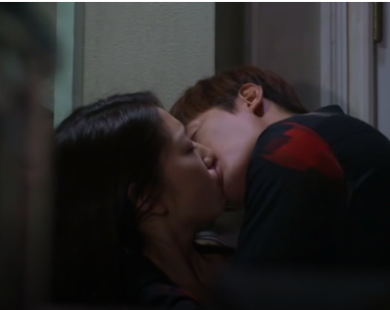 Kinh hoàng 10 cảnh hôn phim Hàn không khác gì tấn công tình dục