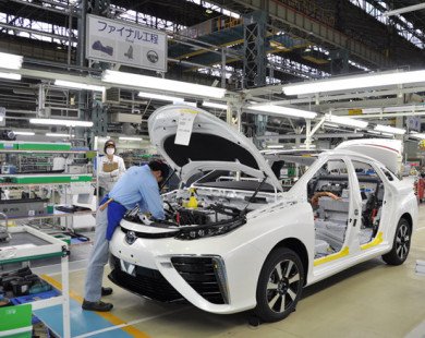 Toyota mua 5% cổ phần Mazda