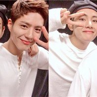 Đăng ảnh "tình tứ" cùng V (BTS), Park Bo Gum lại khiến fan "chết vì ghen tị"