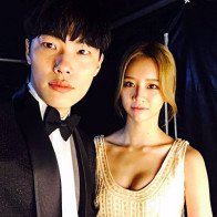Hành động phũ phàng của Hyeri khi sánh đôi cùng bạn trai Ryu Jun Yeol