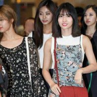 TWICE xinh tươi trở về Hàn Quốc sau chuyến thăm Việt Nam