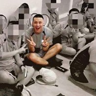 "Cười ra nước mắt" với loạt ảnh "ngơ không tưởng" của Ji Chang Wook tại quân ngũ