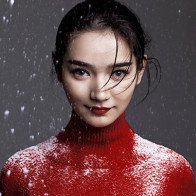 Cận cảnh nhan sắc gà mới của Dương Mịch, đẹp chẳng kém cạnh Địch Lệ Nhiệt Ba