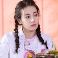 "Chết ngất" trước những khoảnh khắc đáng yêu hết nấc của Địch Lệ Nhiệt Ba