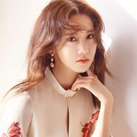 Sau ánh hào quang của những "con gà đẻ trứng vàng" Kpop là một quá khứ họ ít khi muốn khơi lại