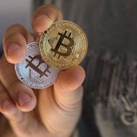 Bitcoin 'đỏ sàn', xuống mốc 91 triệu