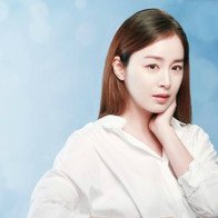 Kim Tae Hee bầu bí "vượt mặt" vẫn xinh đẹp rạng ngời trong buổi chụp hình quảng cáo