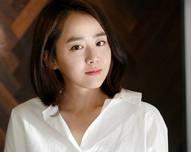 Sau khi phẫu thuật và điều trị bệnh hiếm, Moon Geun Young chính thức quay lại showbiz