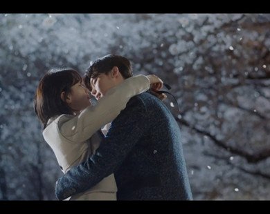 HOT: Lee Jong Suk và Suzy hôn nhau ngay teaser đầu tiên của bom tấn!