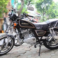Côn tay cổ điển Suzuki GN125-2F 2017 đầu tiên về Hà Nội