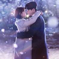 Phim của Lee Jong Suk, Suzy tung poster đẹp ngang ngửa "Moonlight", "Hậu Duệ"