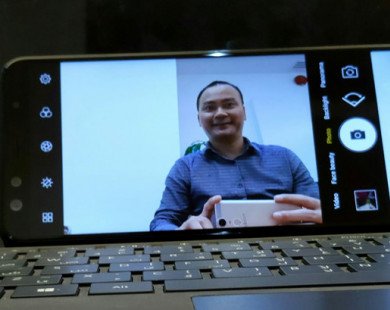 Smartphone Việt gia nhập cuộc chơi 'màn hình vô cực'