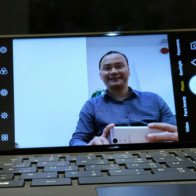 Smartphone Việt gia nhập cuộc chơi 'màn hình vô cực'